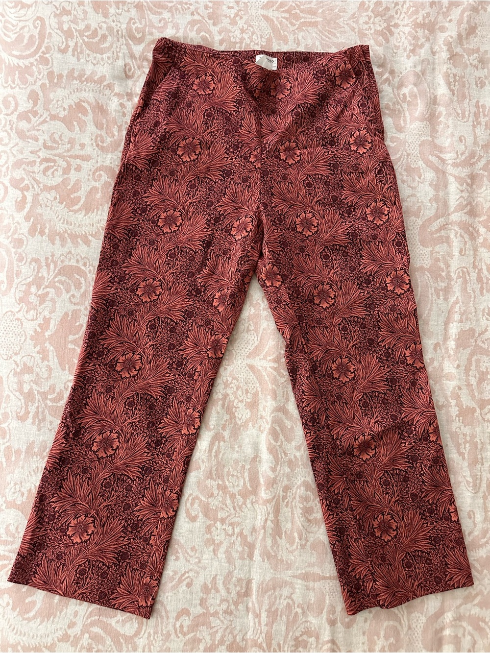 H&M Morris & Co Floral Cropped Pants Red & Pink Size Medium Like New